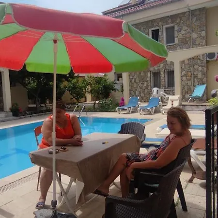 Cileks Aparthotel 4*